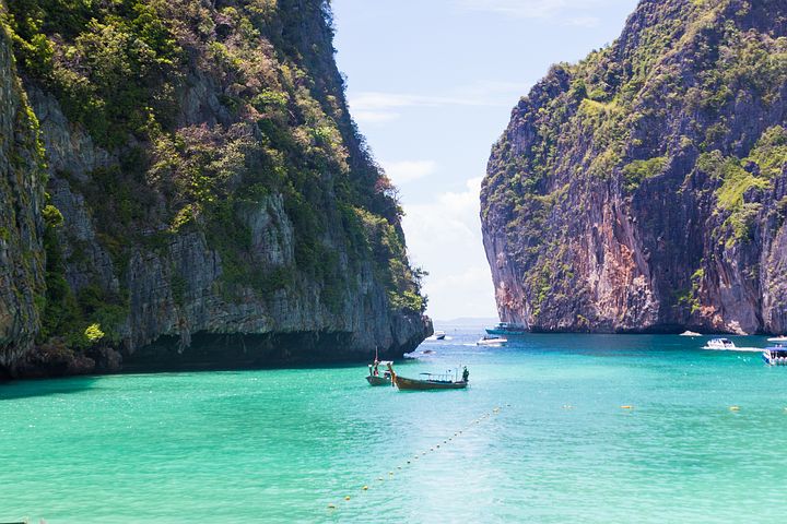 Đà Lạt và vịnh Lan Hạ là hai địa danh nổi tiếng của Việt Nam được CNN gợi ý khi tới châu Á du lịch. (Ảnh minh họa: kho ảnh Pixabay)